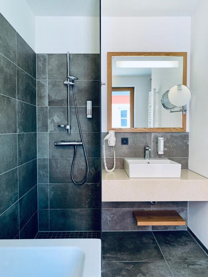 Stadthotel Kachelofen Krumbach Eksteriør bilde